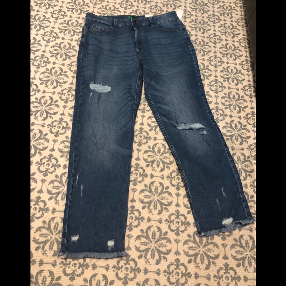 Size 16 boyfriend raw hem jeans by Dip (G0209)